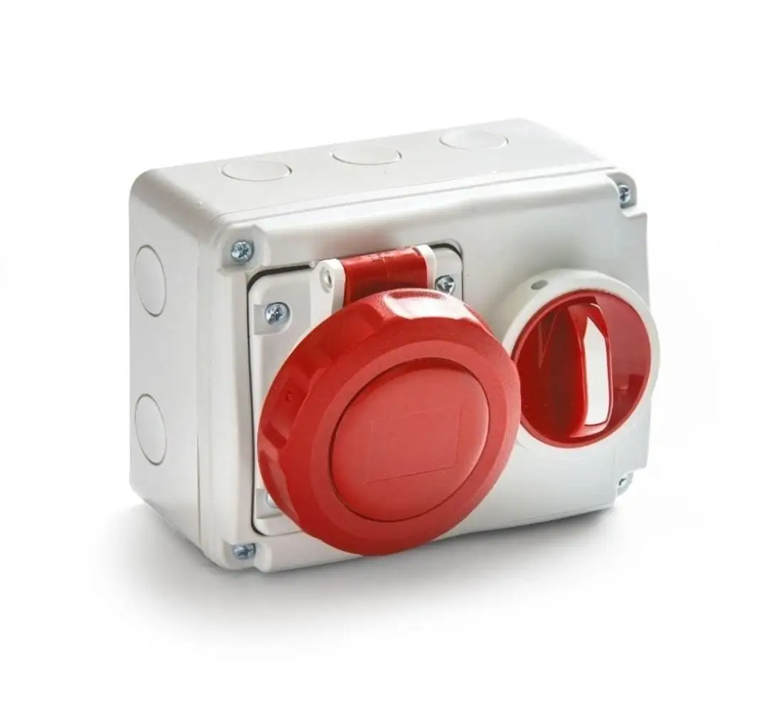 Interlocked Socket